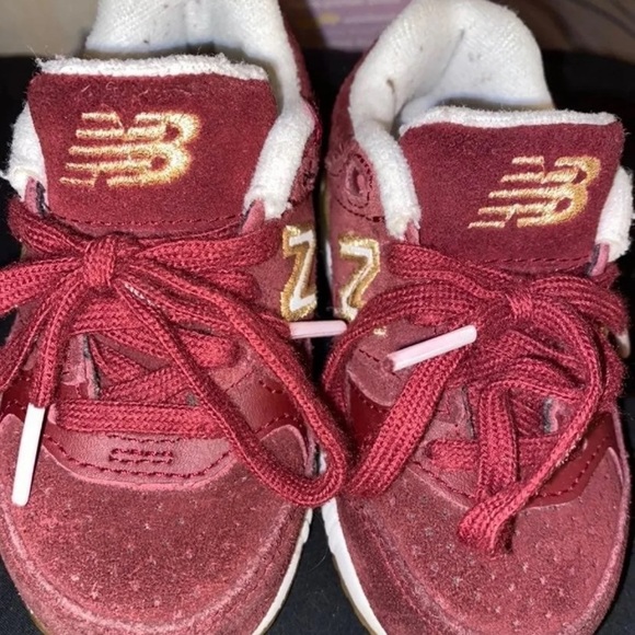 Kids 7 New Balance 530 DTLR St. Jude - Picture 3 of 8